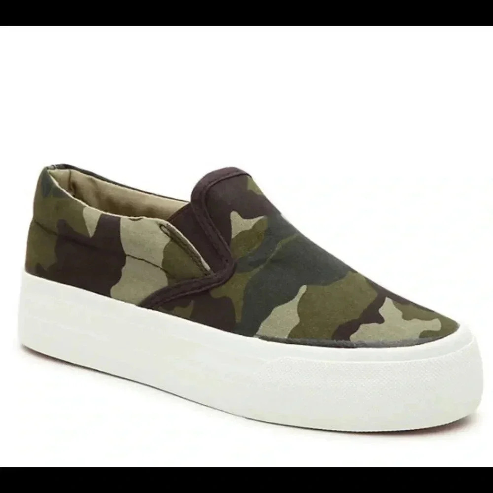 Restricted Women’s Green Camo Slip On‎ Sneakers 8.5